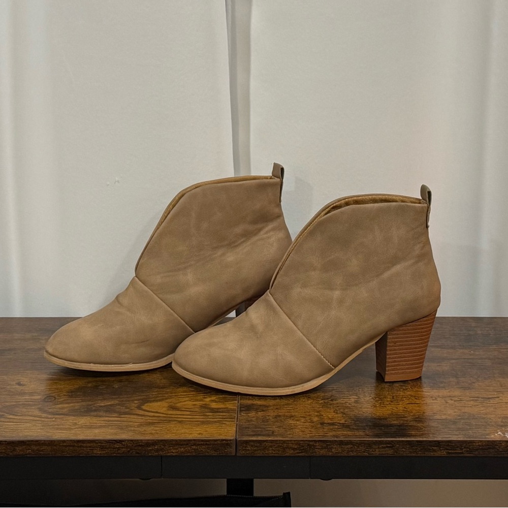 Women's Tan Ankle Boots